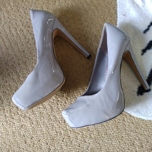 Gray stilettos size 8.5 - Picture 6 of 7